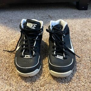 Nike Flex boys basketball shoe